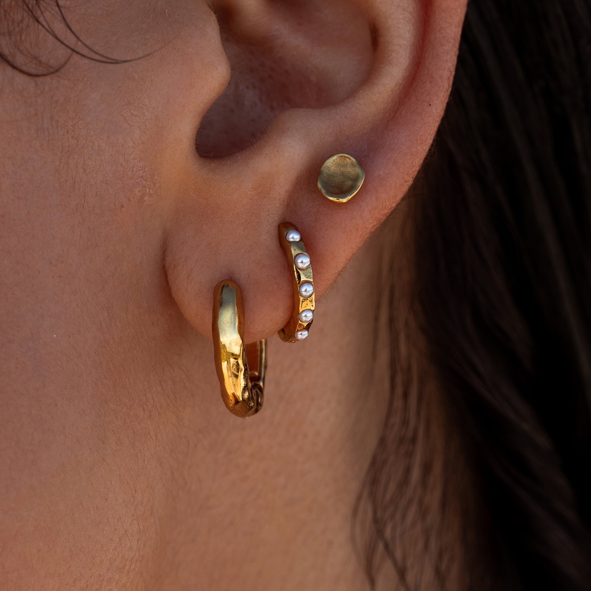 ANTIBES Hammered Huggies